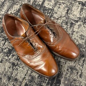 Allen Edmunds size 8 
Oxfords